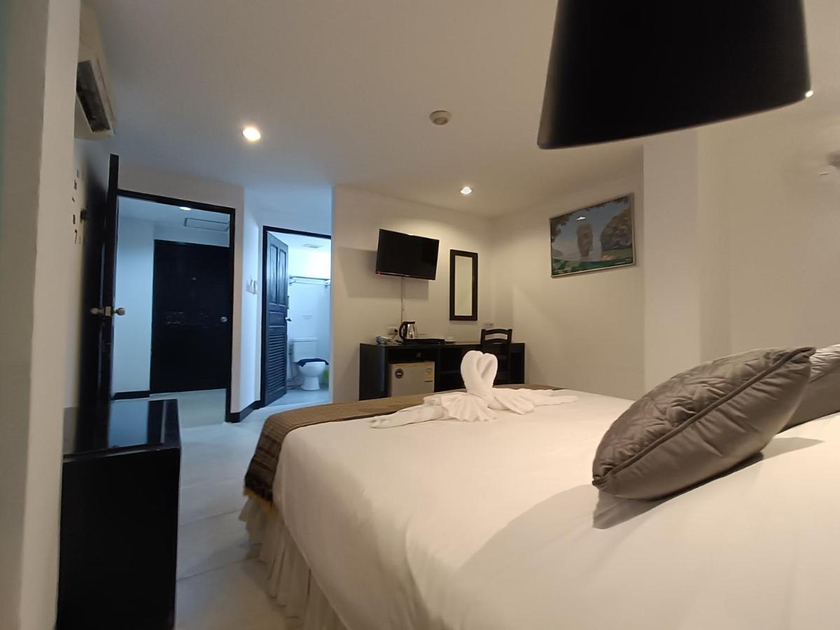 Noble House Patong Hotell Eksteriør bilde