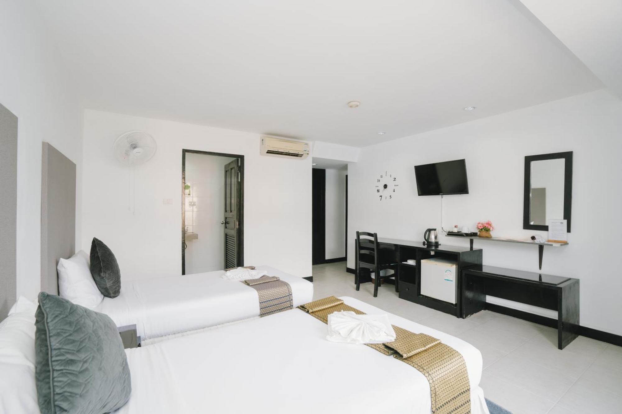Noble House Patong Hotell Eksteriør bilde