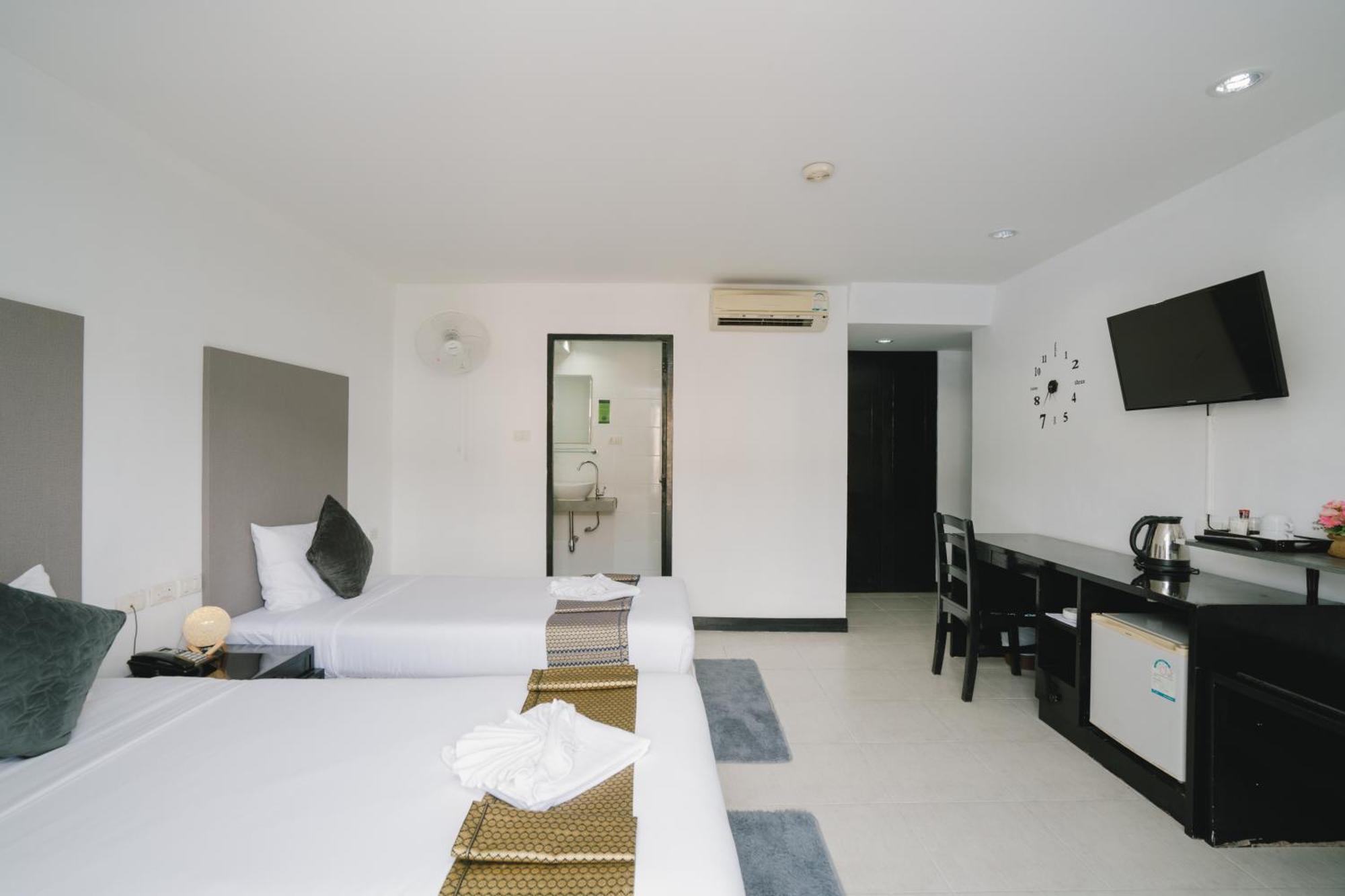Noble House Patong Hotell Eksteriør bilde