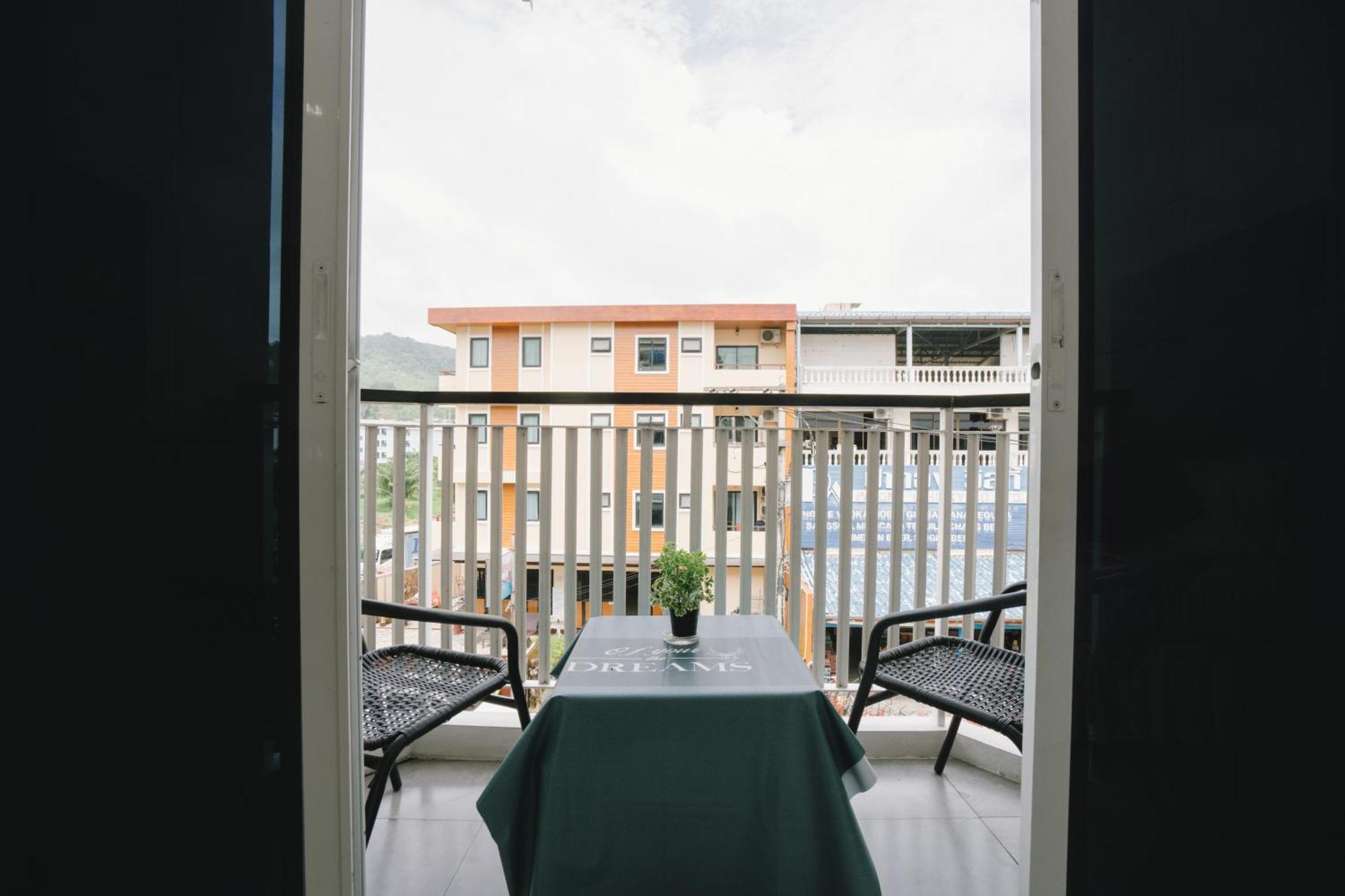 Noble House Patong Hotell Eksteriør bilde