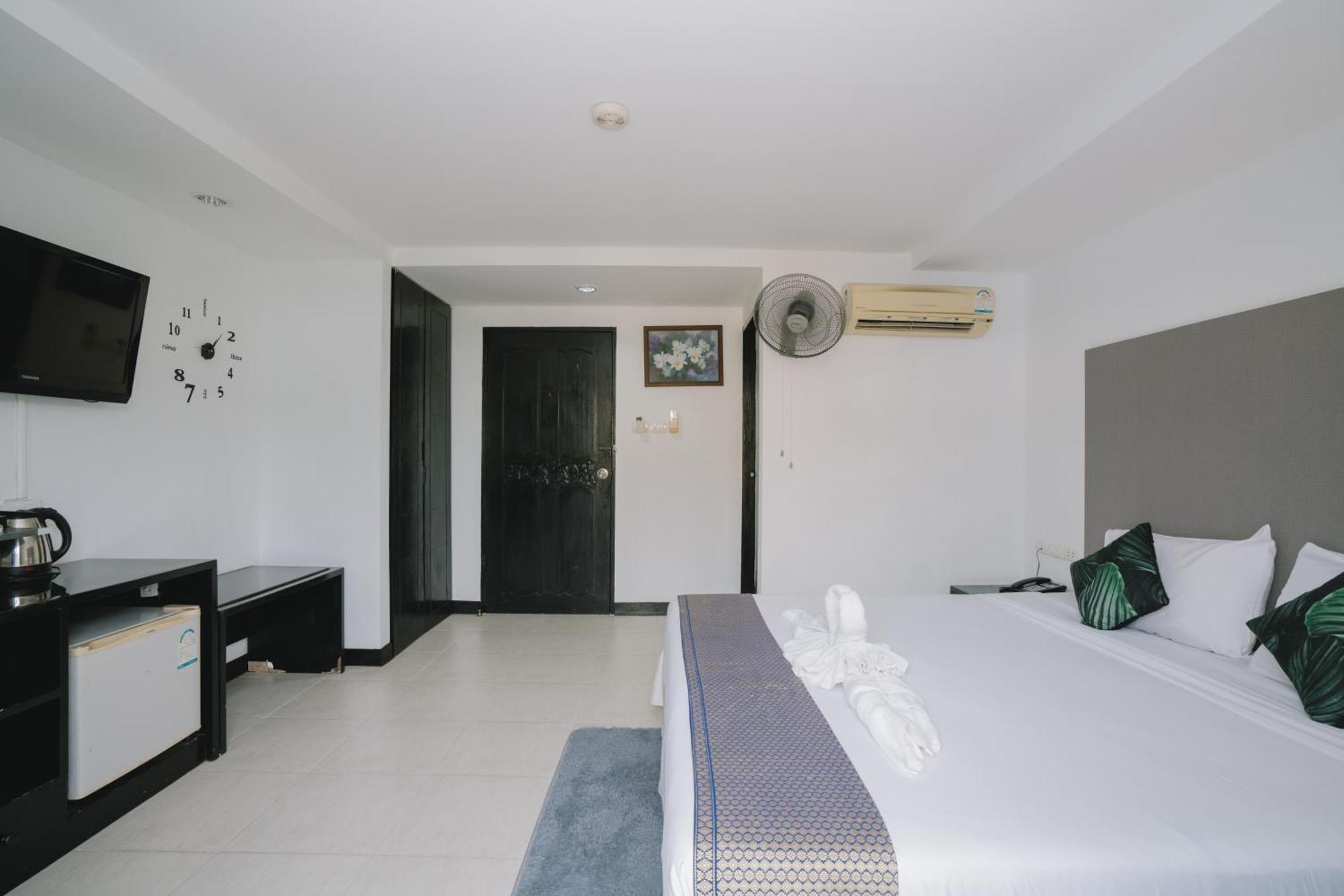 Noble House Patong Hotell Eksteriør bilde